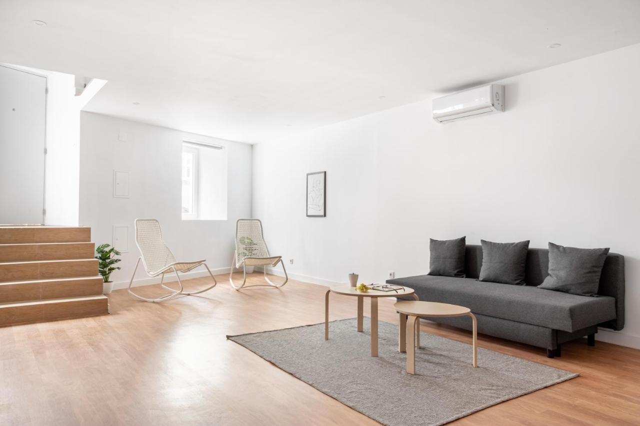 Altido Stylish 2-Level Flats Near Ajuda Palace ลิสบอน ภายนอก รูปภาพ