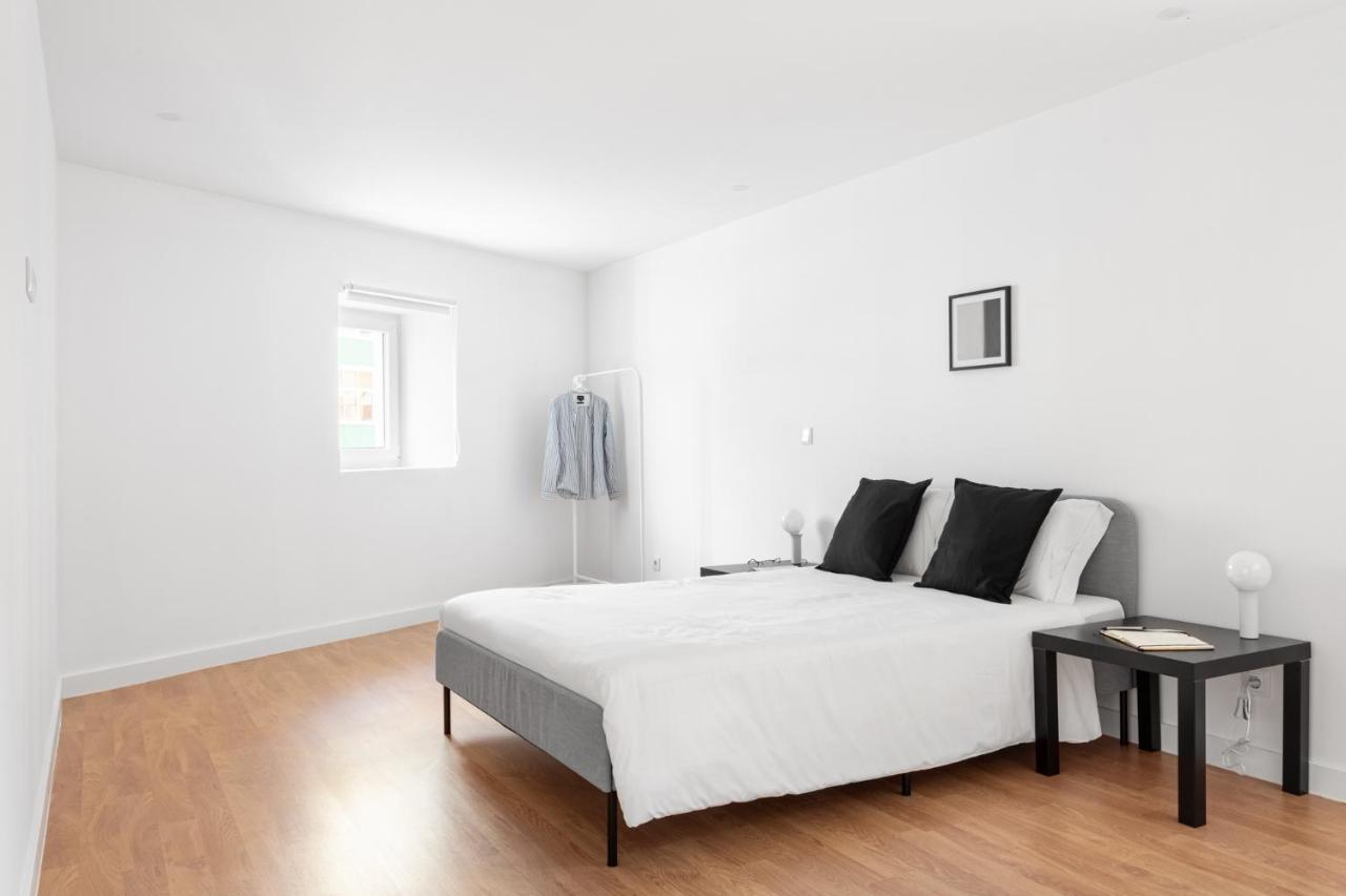 Altido Stylish 2-Level Flats Near Ajuda Palace ลิสบอน ภายนอก รูปภาพ