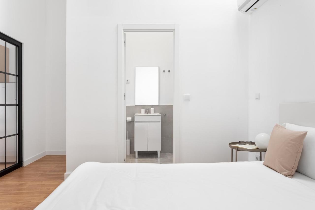 Altido Stylish 2-Level Flats Near Ajuda Palace ลิสบอน ภายนอก รูปภาพ