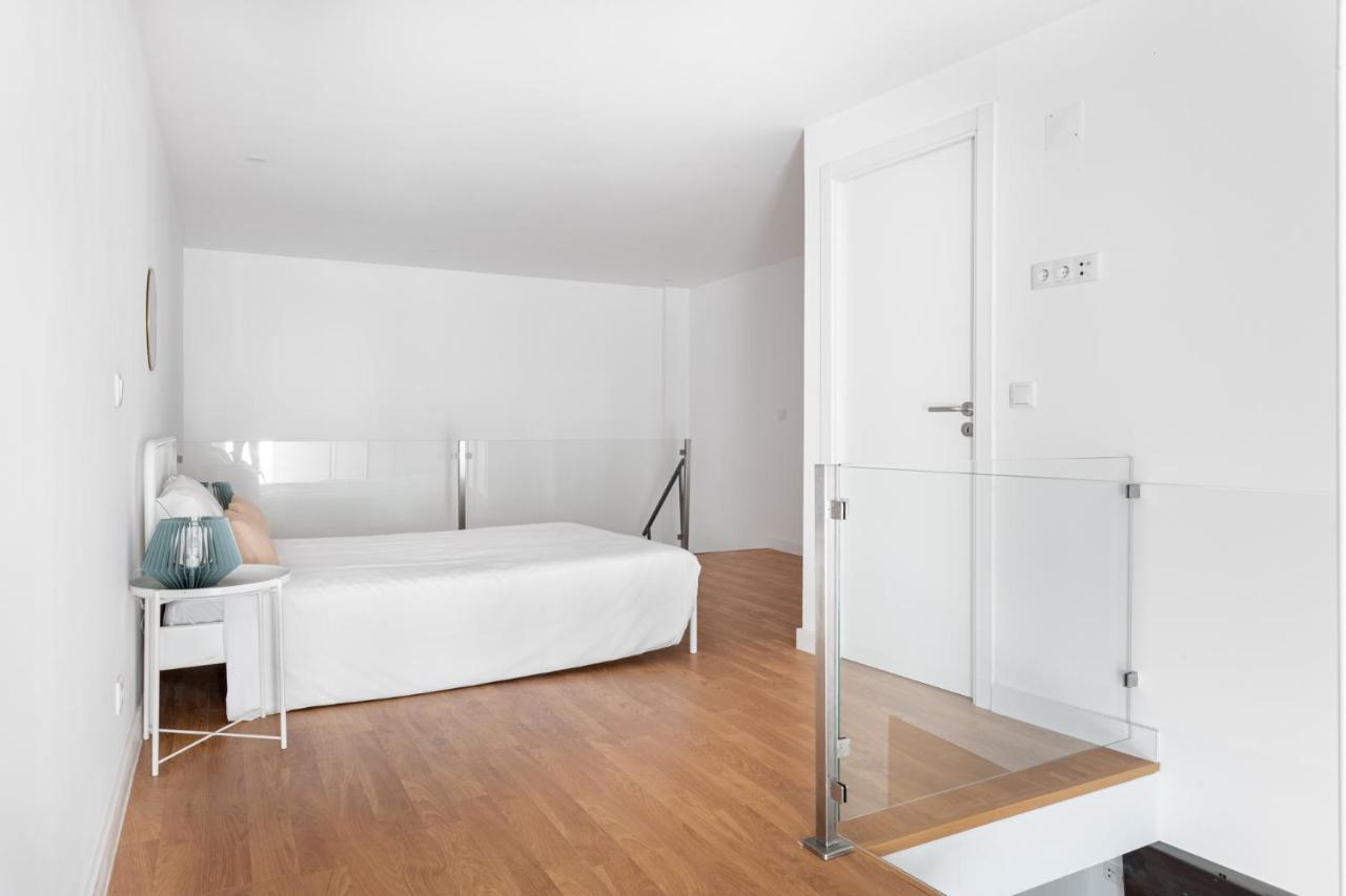 Altido Stylish 2-Level Flats Near Ajuda Palace ลิสบอน ภายนอก รูปภาพ